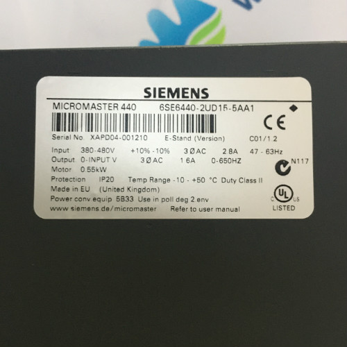 Siemens 6SE6440-2UD15-5AA1 MICROMASTER 440 SIN FILTRO 380-480 V 3 AC + 10 / -10% 47-63 Hz Torque constante 0.55 kW Sobrecarga 150% 60 S,